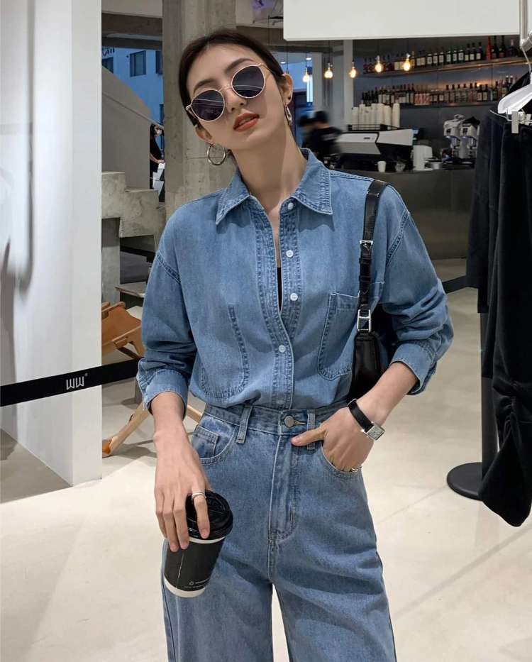 Phối áo sơ mi denim với quần jean