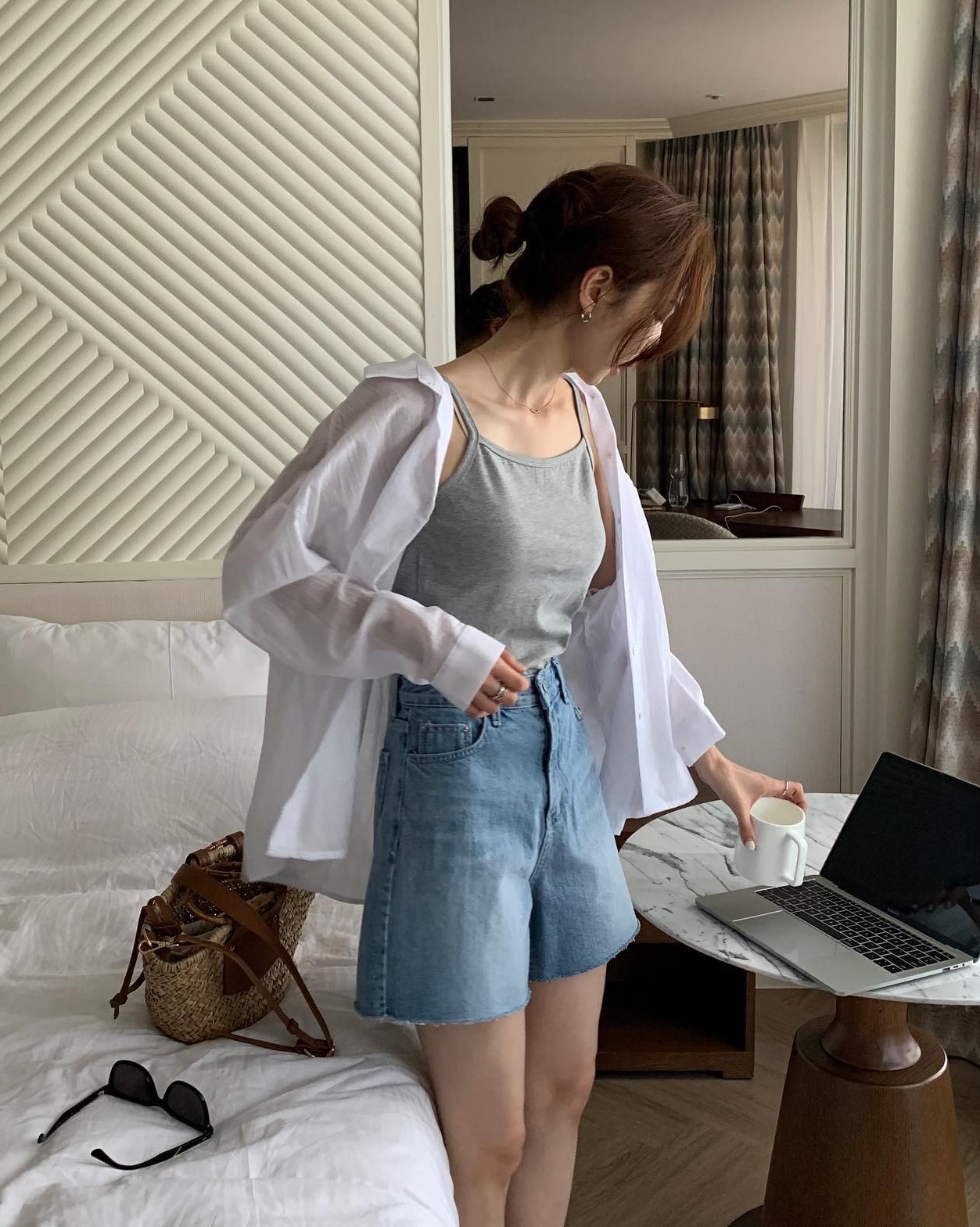 top-10-outfit-den-san-bay
