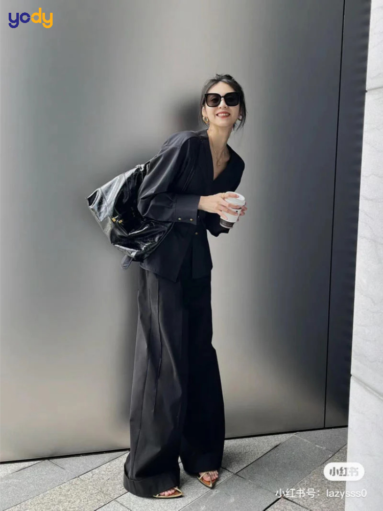Mix áo sơ mi đen với quần culottes