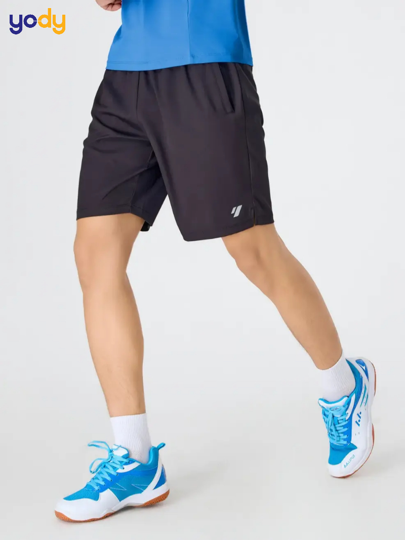 Kết hợp cùng quần short