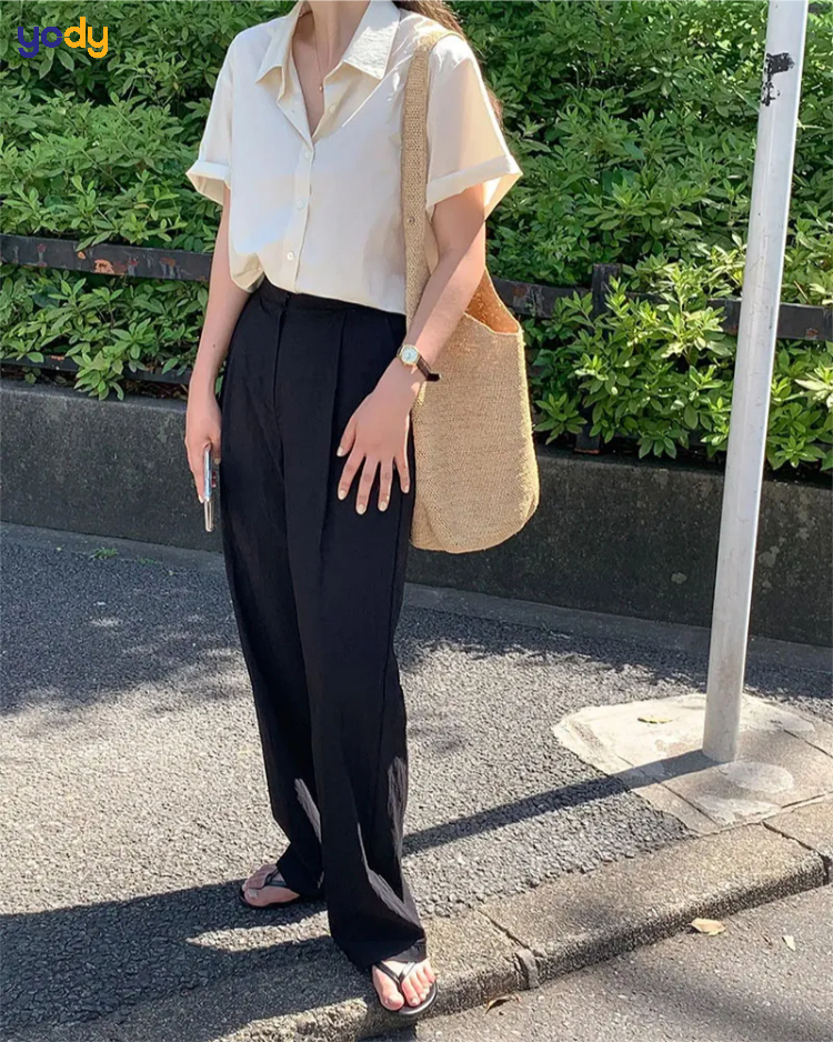 Sự kết hợp giữa áo sơ mi tay ngắn và quần da