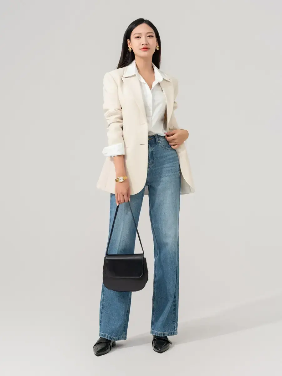 Bạn phối với Blazer giúp jeans ống rộng thanh lịch, chuẩn gu hơn