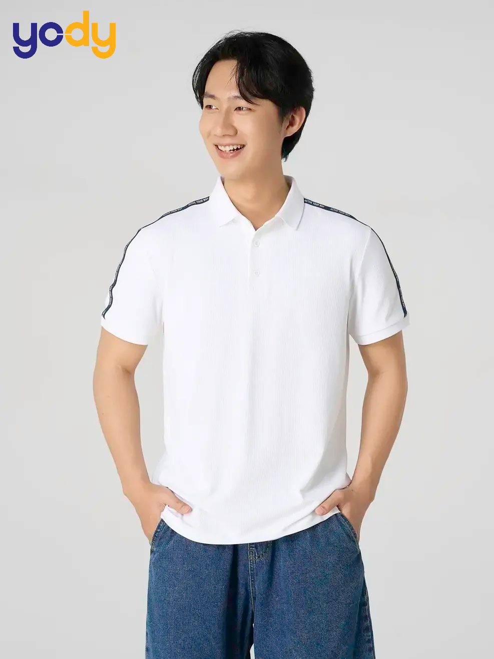 Phối với quần jean ống suông cá tính