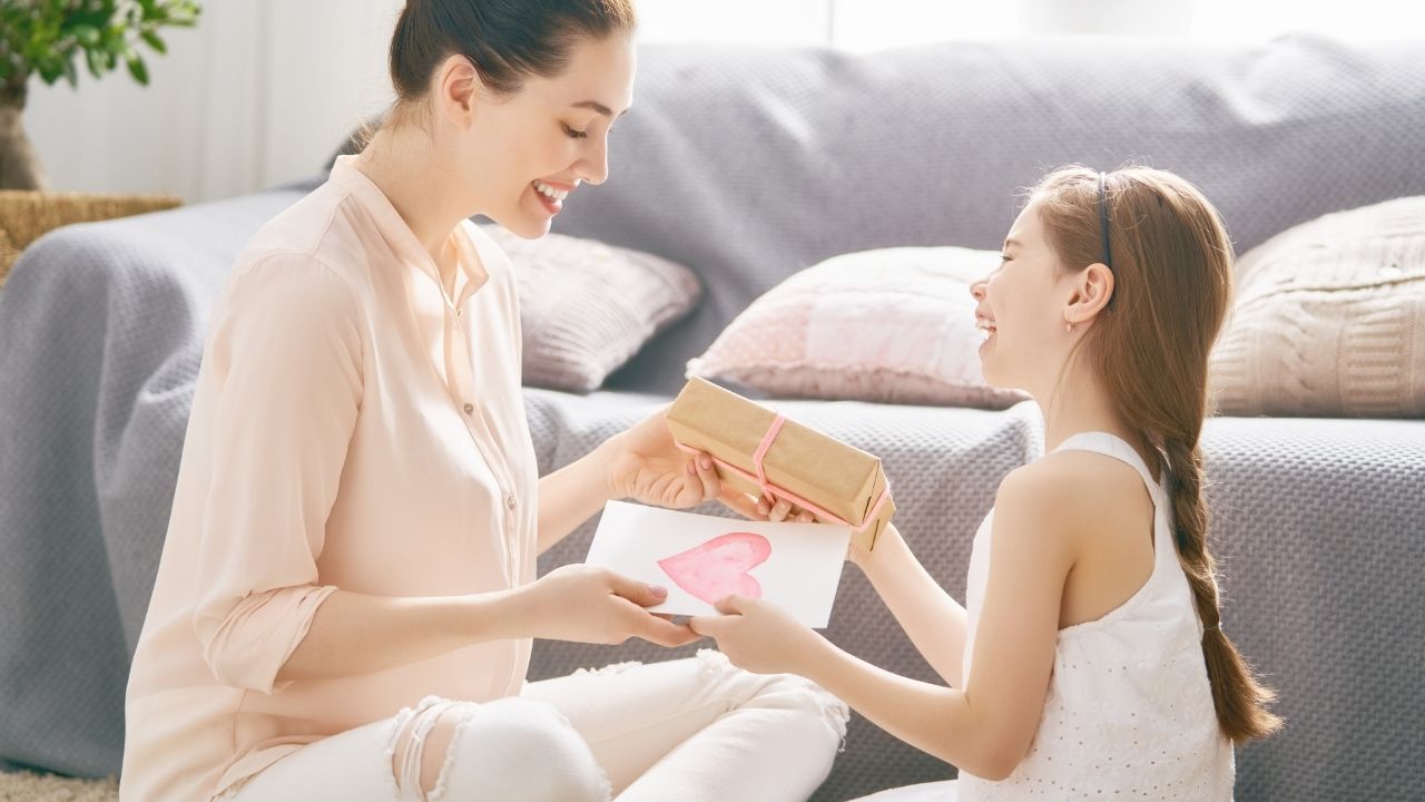 Bài viết - Quà 1/6 cho bé: Cách chọn món quà phù hợp và ý nghĩa