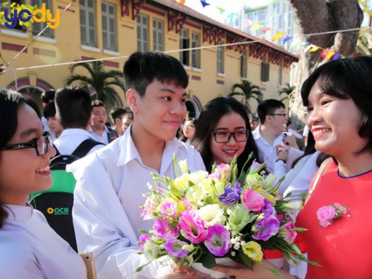 Các lời chúc 20/10 cho cô giáo ngắn gọn và ý nghĩa nhất